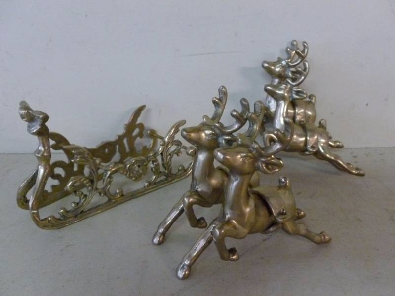 lot 272 image: Decorative