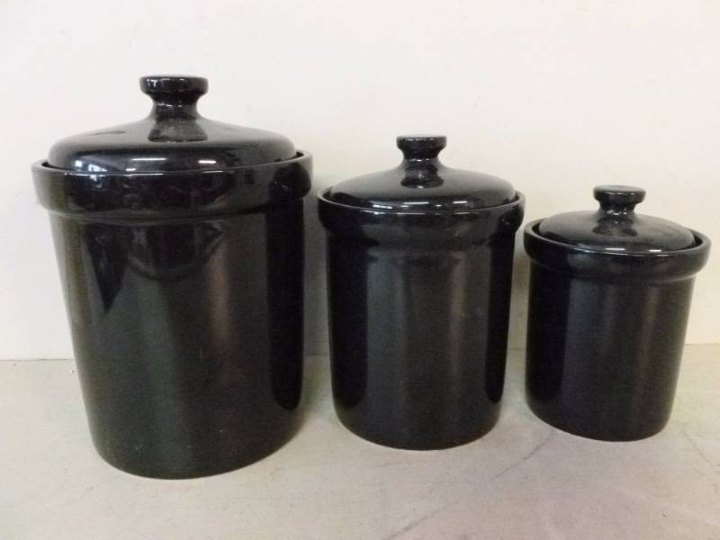 lot 285 image: Kitchen