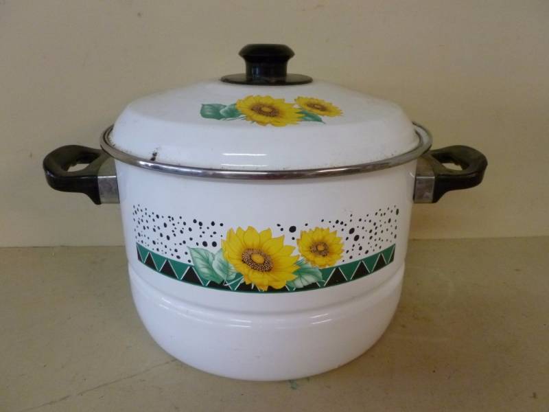 lot 293 image: Kitchen