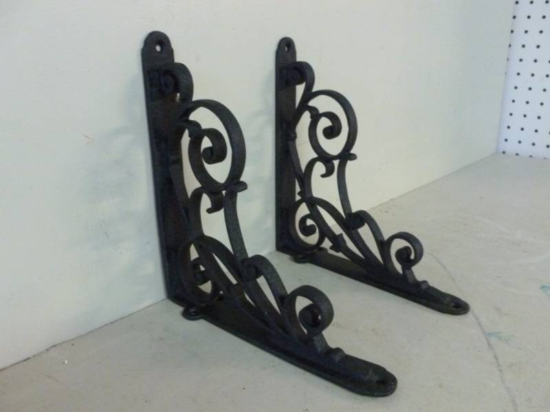 lot 297 image: Cast Metal Brackets