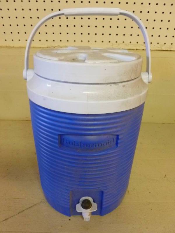 lot 305 image: Water Jug