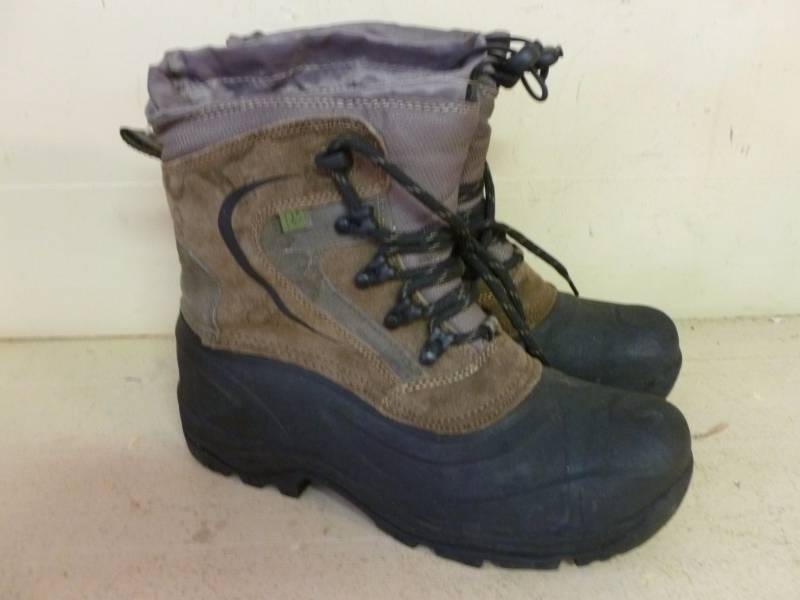 lot 312 image: Winter Boots