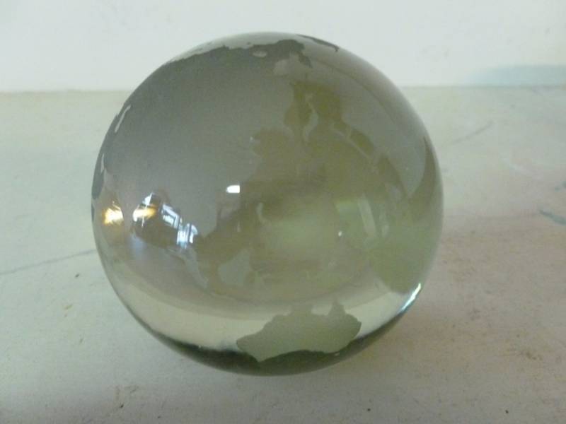 lot 317 image: Paper Weight