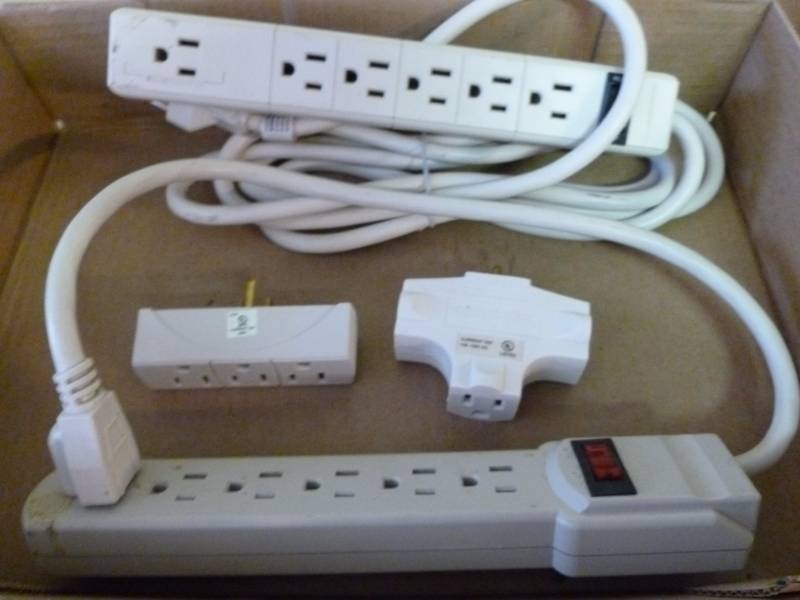 lot 319 image: Power Strips