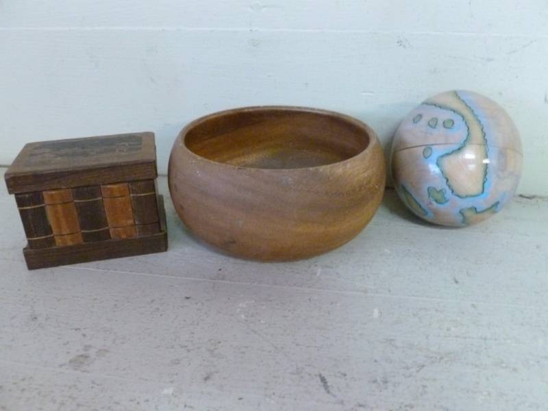 lot 321 image: Keepsake Box