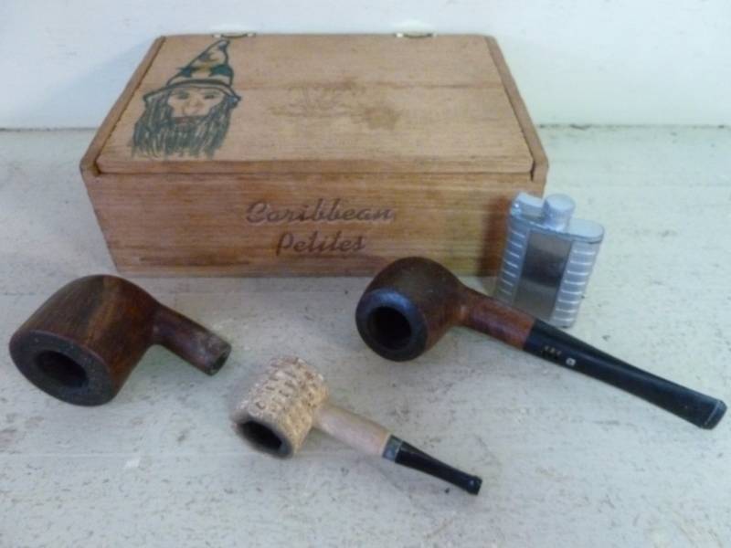 lot 322 image: Smoking Pipes