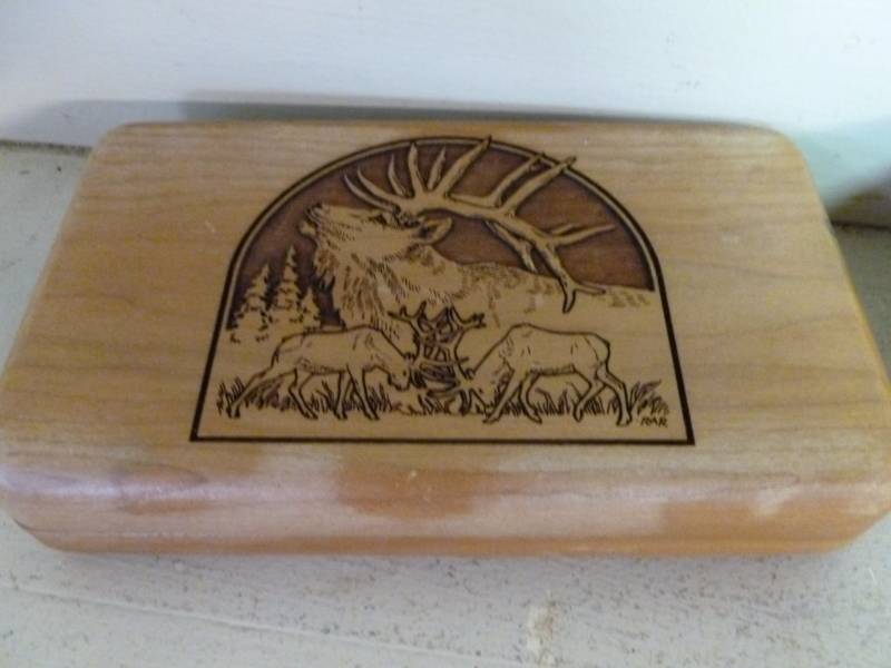 lot 324 image: Vintage Wooden Box
