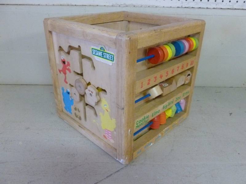 lot 333 image: Toddler Toy