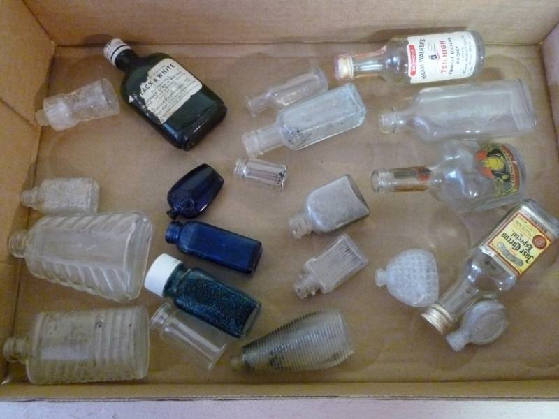 lot 343 image: Collector Bottles