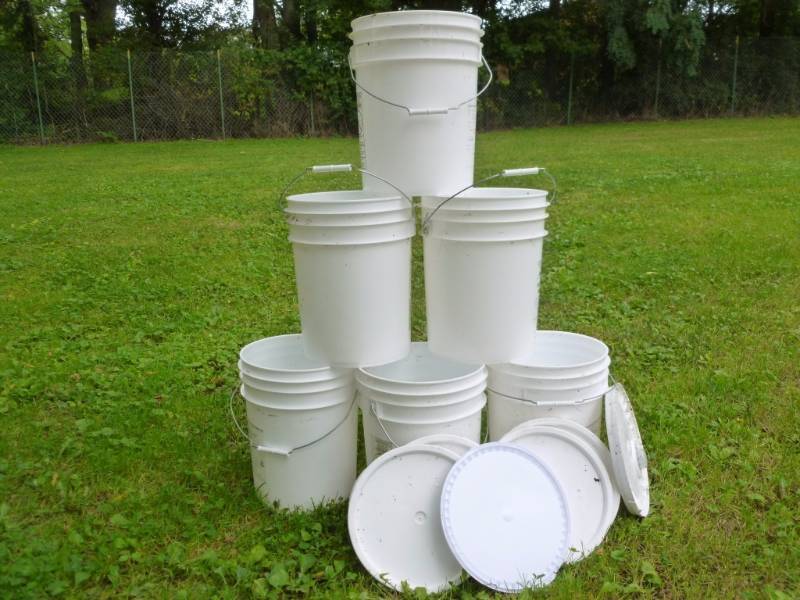 lot 351 image: Pails