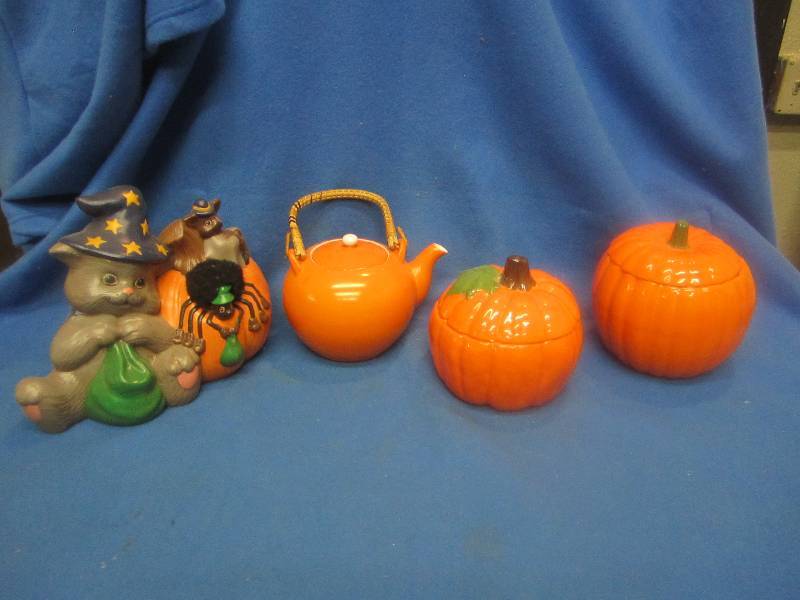 Lot of Halloween themed dcor, pot...