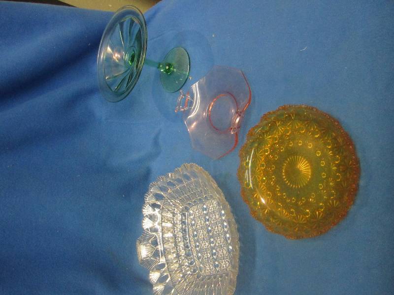 Mixed lot of decorative serving pla...