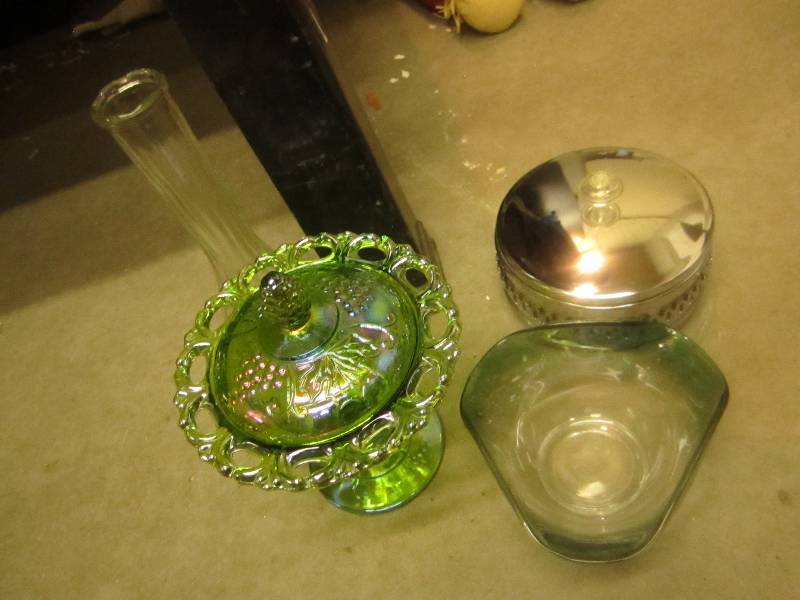 Mixed lot of green colored decoativ...