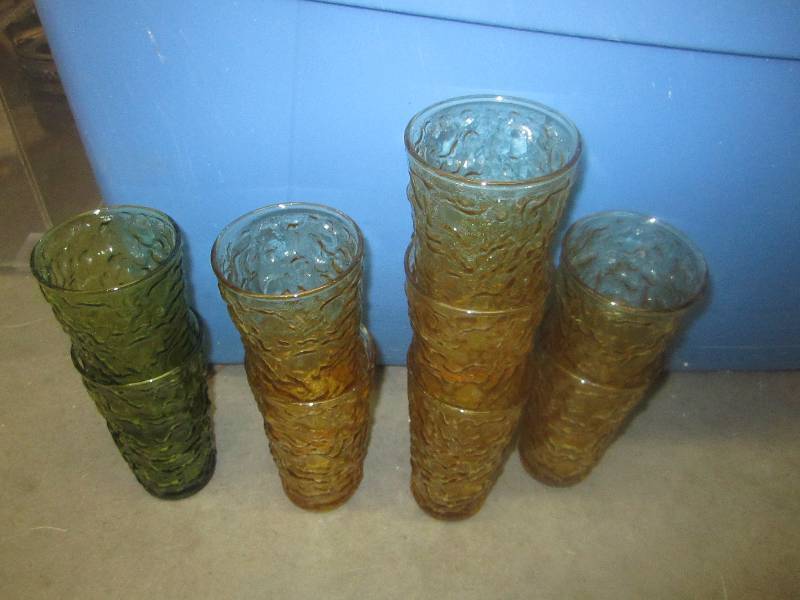 Lot of vintage colored glasses 7 gl...