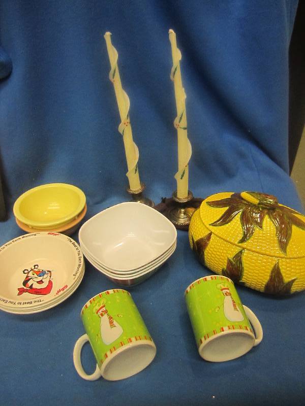 Mixed lot fof dishes, candle holder...
