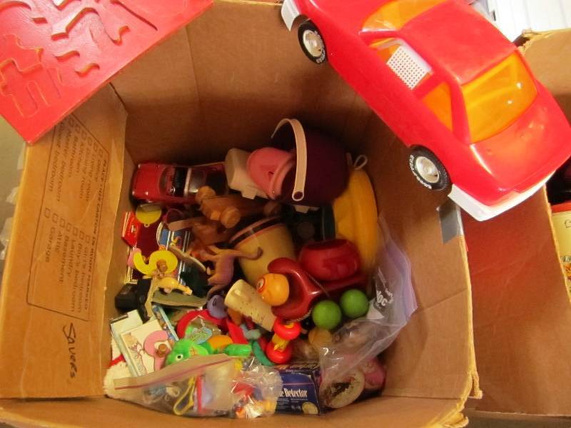 Box of vintage toys ...