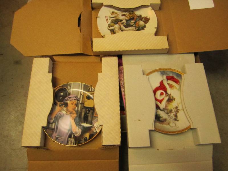 Lot of collector and decorative pla...