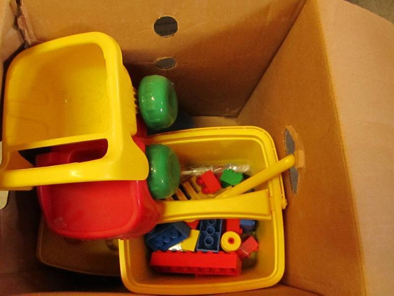Mixed lot of legos and toys ...