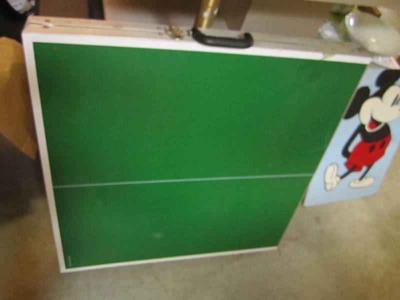 Small foldable tennis table 30 x ...
