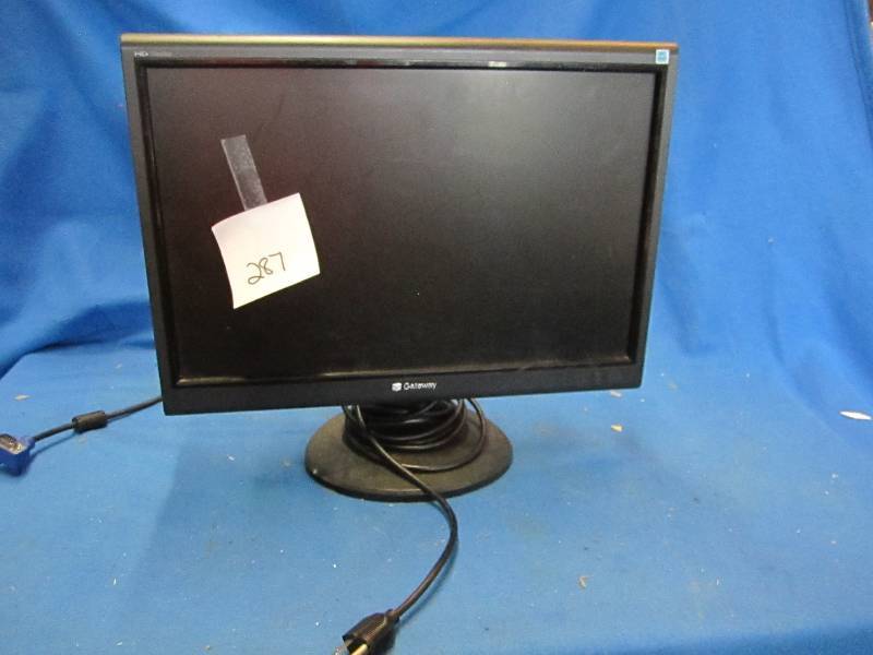 Gate way flat screen computer scree...