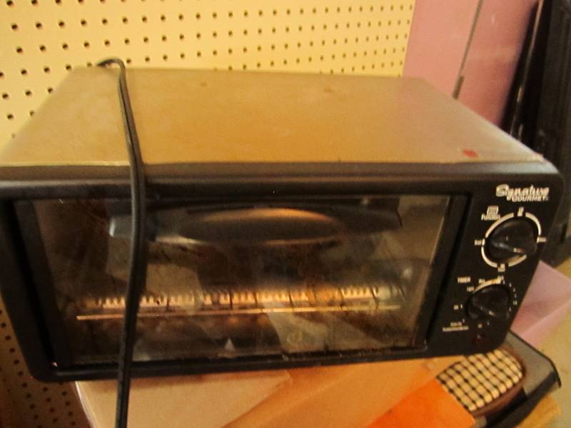 Small toaster oven ...