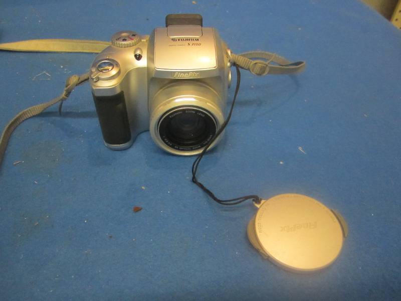 Finepics camera 4.0 mega pixels fud...