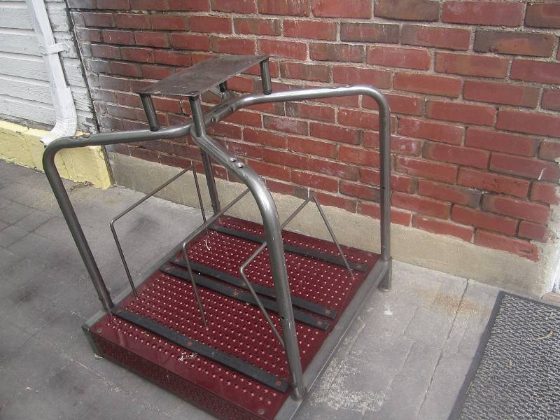 All metal table stand...