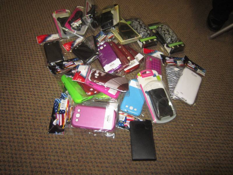 NEW-CELL PHONE COVERSCASES - LARGE LOT