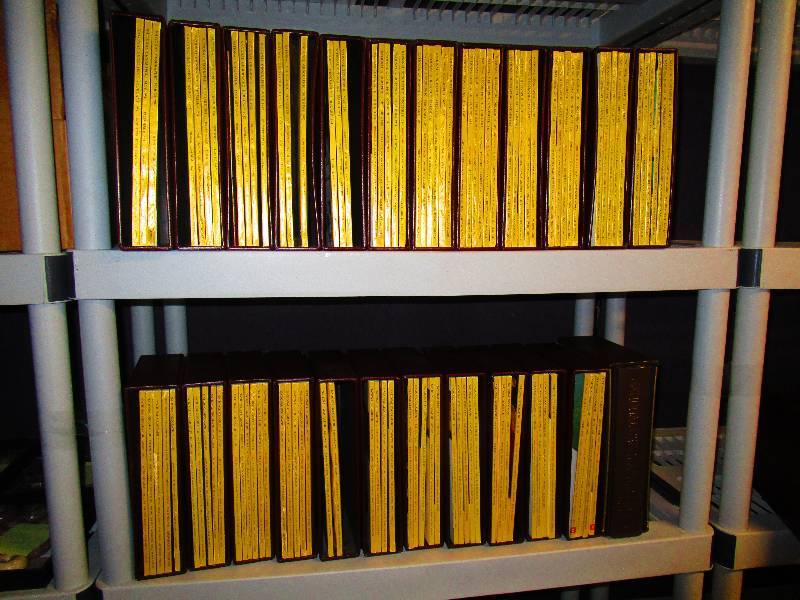 2 SHELVES OF NATIONAL GEOGRAPHIC MAGAZINES- LEATHER CASES