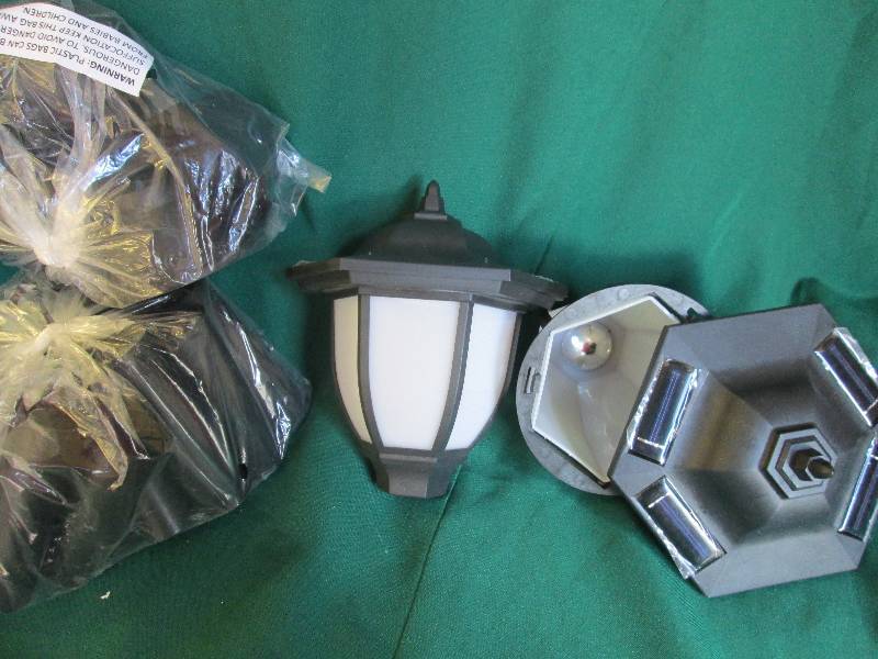 lot 15 image: Set of Two Solar Standing Lights...