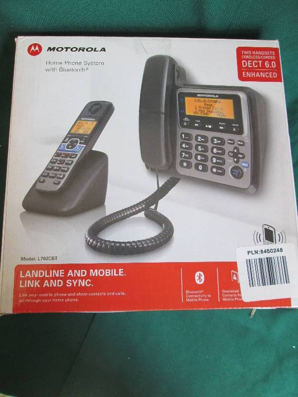 lot 20 image: Motorola Home Phone System with Blu...