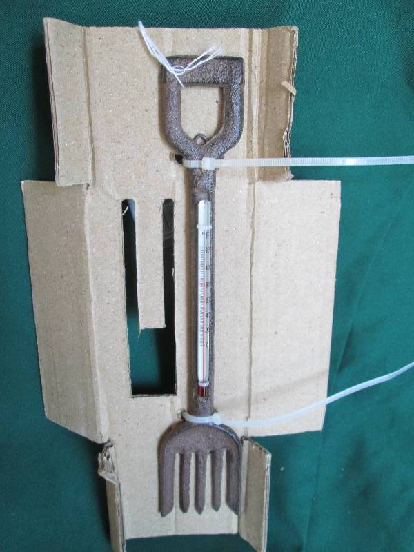lot 32 image: One Set Hand Cast Iron Air Temperat...