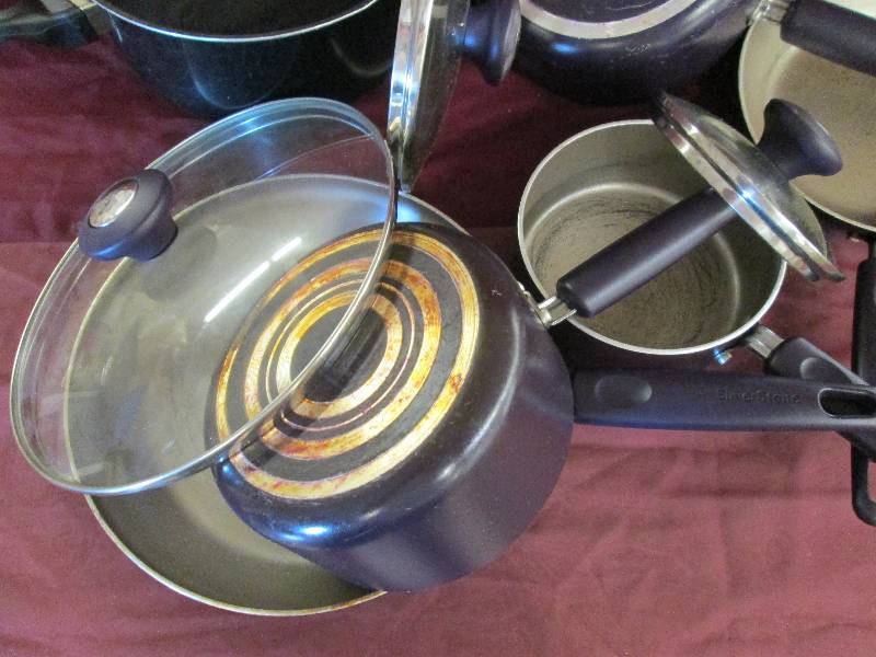 lot 115 image: 4 PotsCovers and 2 Frying Pans (1B...