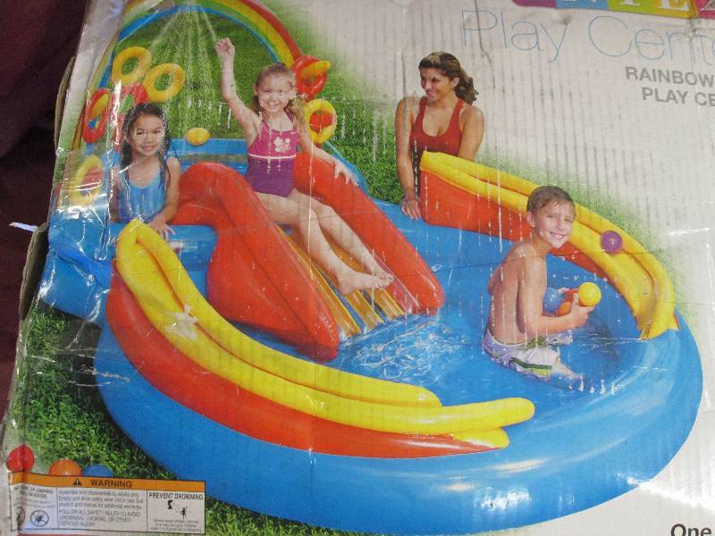 lot 117 image: Blow-up Rainbow Ring Play Center (f...