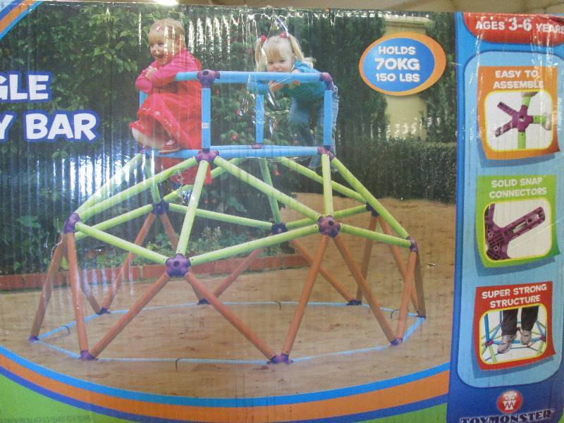 lot 118 image: Jungle Monkey Bar (For Ages 3-6 Yea...