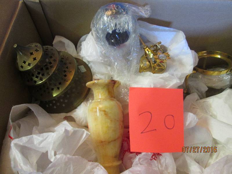 Lot of mixed Household decorative d...