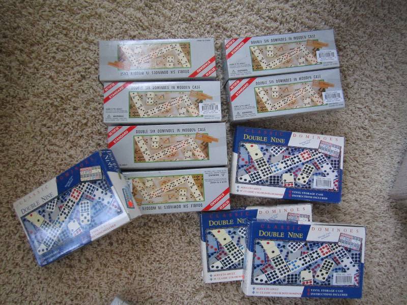 Lot of 10 dominos games...