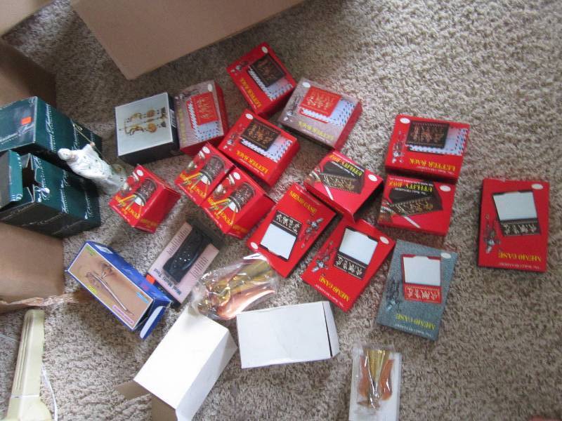 Lot of themed office supplies...