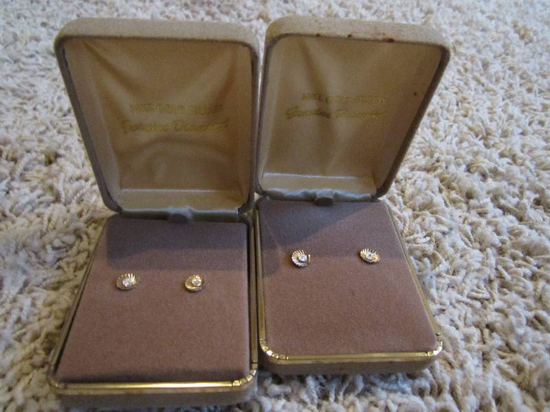 Lot of 2 pairs of genuine diamond g...