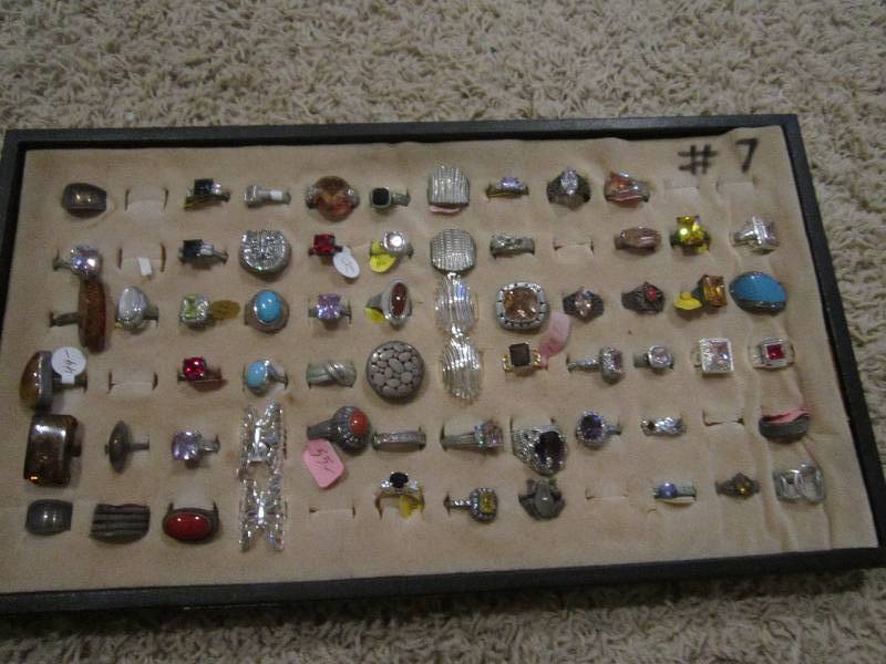 Lot of Brand new stone rings in dis...