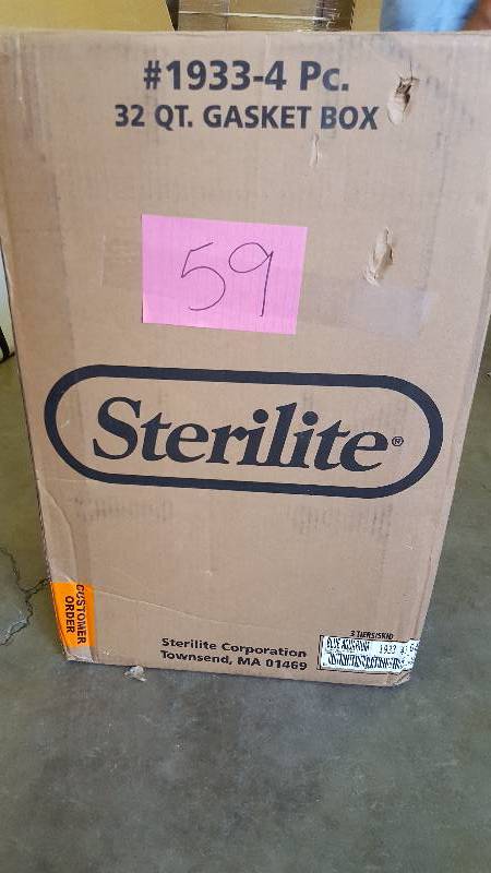 lot 59 image: Sterilite 19334304 Box Gasket Blue Aquarium 32 Qt Box of 4 New