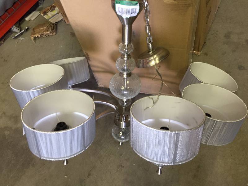 lot 117 image: 6 light chandalier