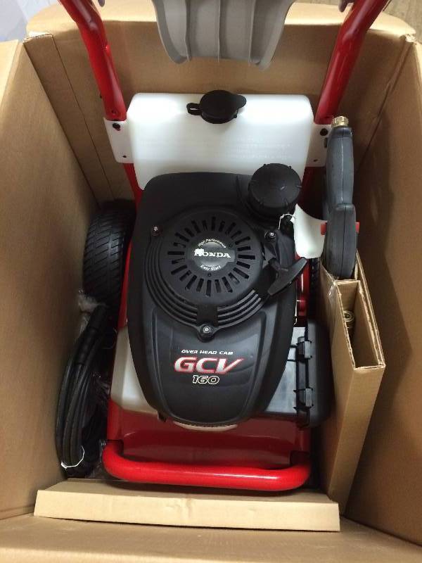 lot 107 image: PowerBOSS 2600 PSI (Gas - Cold Water) Pressure Washer w Honda Engine New