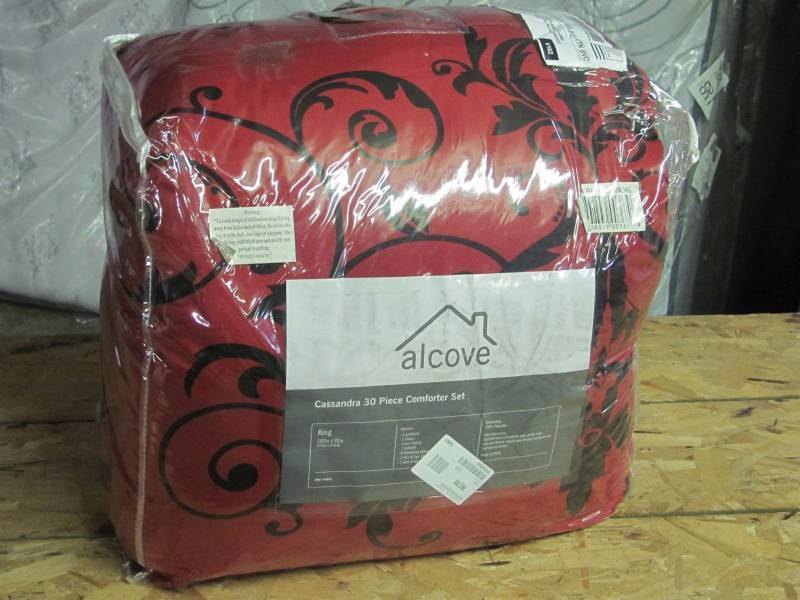 alcove Cassandra 30 Piece King Bedroom Super Set