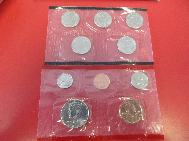 2001 US Mint Set Uncirculated P & D