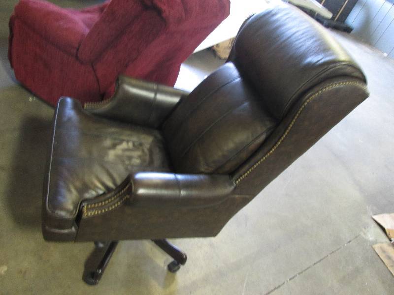 Lynton High-Back Leather Executive Office Chair