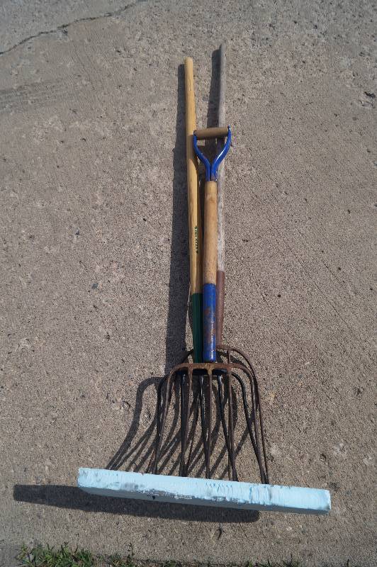 3 Pitchforks