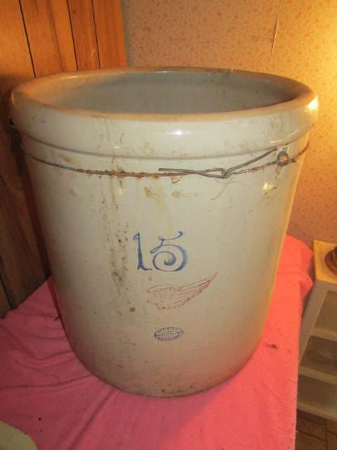 Red Wing crock