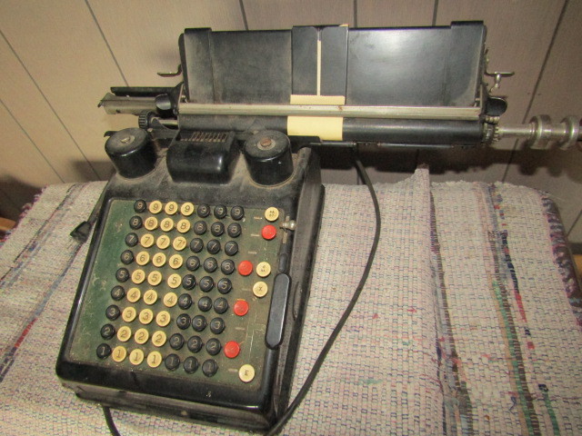 Electric adding machine