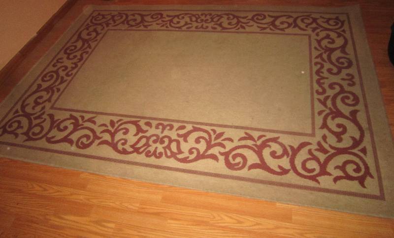 lot 3 image: Rectangler Rug
